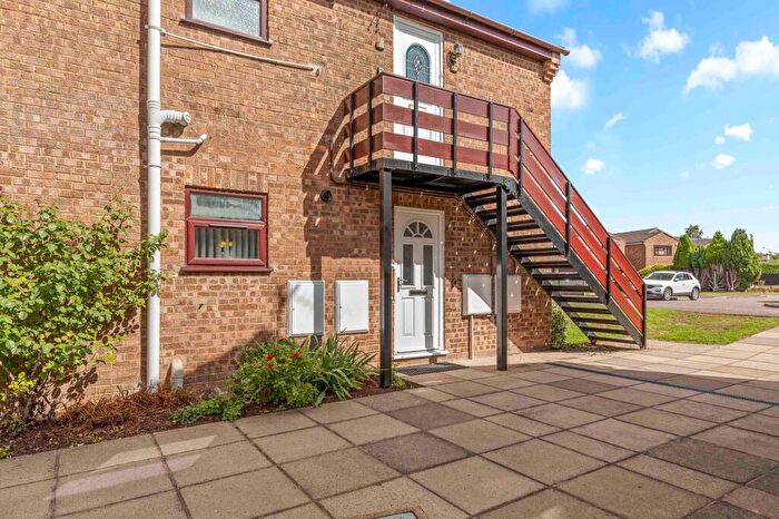 1 Bedroom Apartment For Sale In Oakengrove Road, Hazlemere, HP15