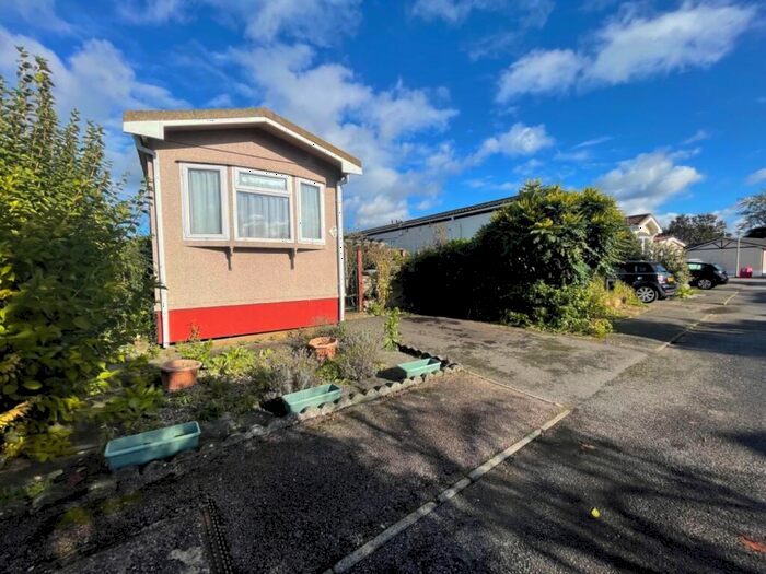 1 Bedroom Park Home For Sale In Jacks Hill, Graveley, Hitchin, Hertfordshire, SG4