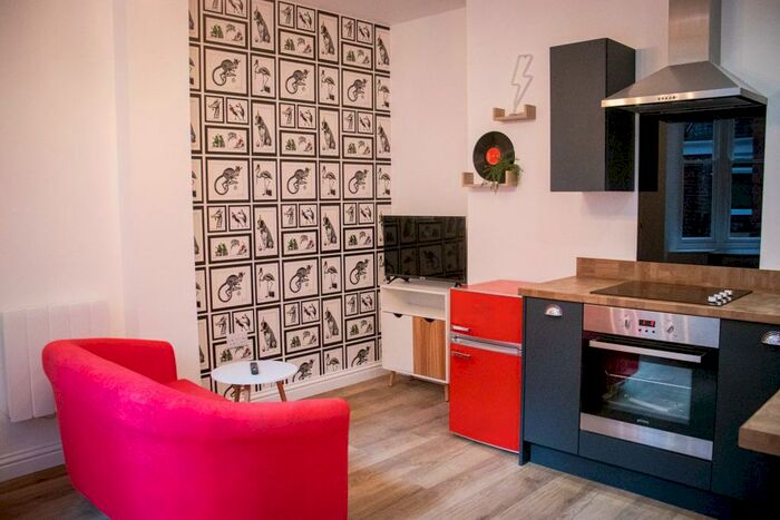 1 Bedroom Flat To Rent In Flat Bank Street, Lincoln, LN2