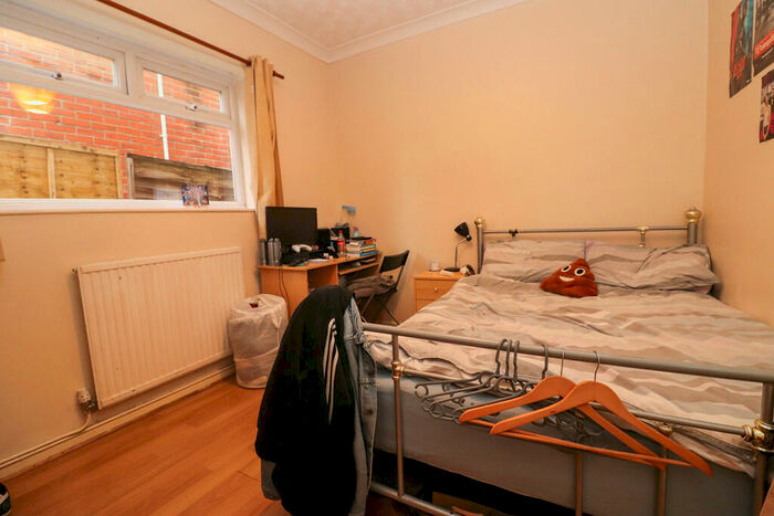 5 Bedroom Semi-Detached House To Rent In Harefield Road, Southampton, SO17