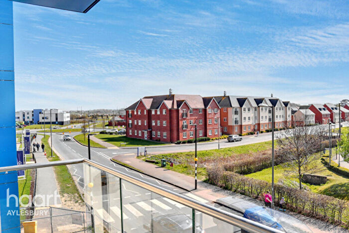 2 Bedroom Apartment For Sale In The Gelso, Aylesbury, HP18