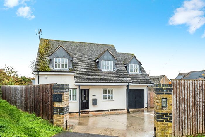 3 Bedroom Detached House For Sale In Starnham Road, Ducklington, Witney, OX29