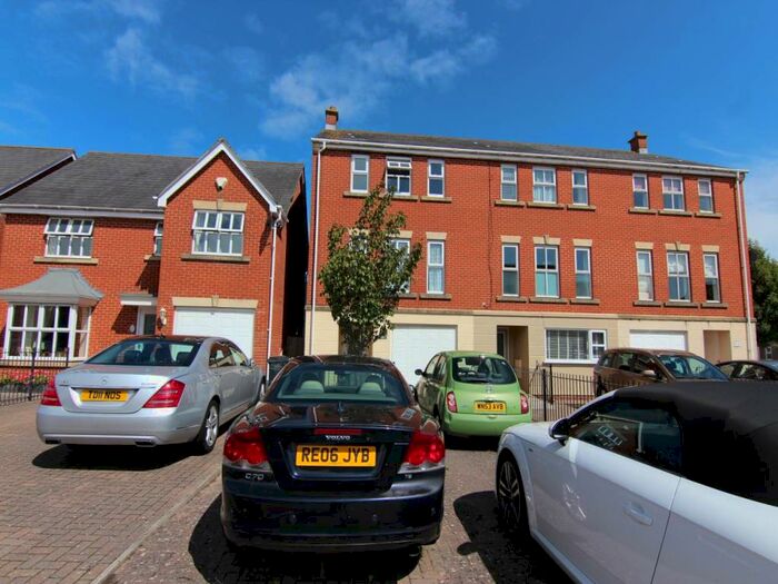 4 Bedroom House To Rent In The Seven Acres, Weston Village, Weston-super-Mare, BS24