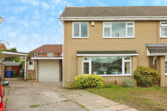 3 Bedroom Semi-Detached House For Sale In St. Andrews Grove, Hatfield, Doncaster, DN7