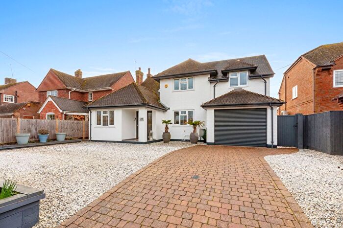 4 Bedroom Detached House For Sale In Worlds End Lane, Weston Turville, HP22