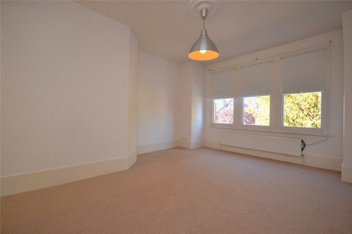 2 Bedroom Flat To Rent In Dukes Avenue, London N10