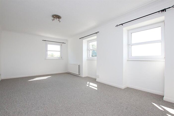 3 Bedroom Flat To Rent In St. Stephens Road, Bath, BA1