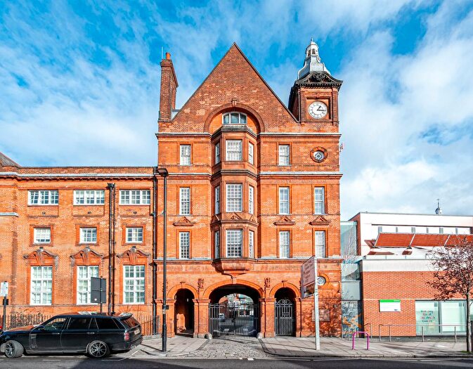 2 Bedroom Flat For Sale In Tiltman Place, Finsbury Park, London, N7