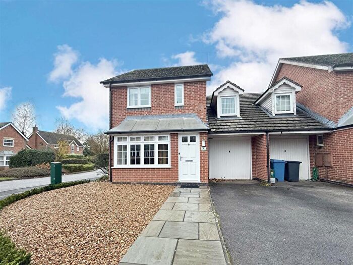 3 Bedroom Semi Detached House For Sale In Lower Canes, Yateley, GU46