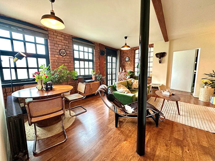 2 Bedroom Apartment For Sale In Hood Street, Northampton, NN1