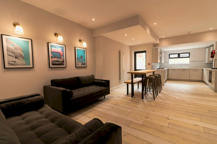 8 Bedroom Property To Rent In Woodcroft Road, Liverpool, L15