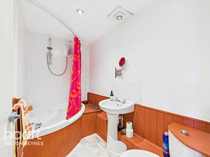 1 Bedroom Apartment For Sale In Warren Bank, Simpson, MK6