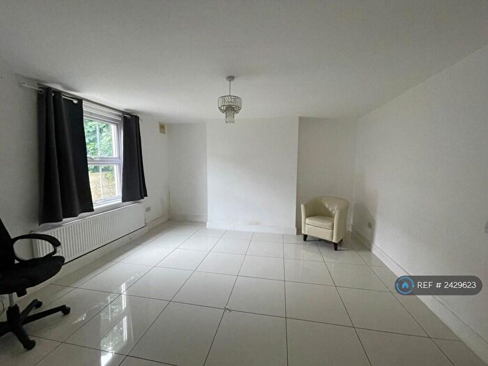 2 Bedroom Flat To Rent In Woodhill, London, SE18