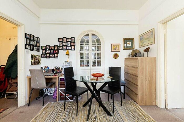 1 Bedroom Flat To Rent In Cleve Road, West Hampstead, NW6