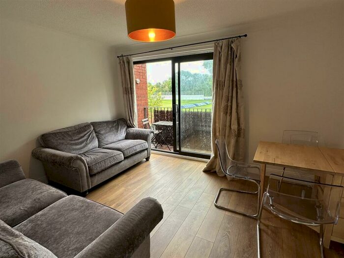 3 Bedroom Apartment To Rent In Pavillion Mews, Osborne Avenue, Jesmond, NE2