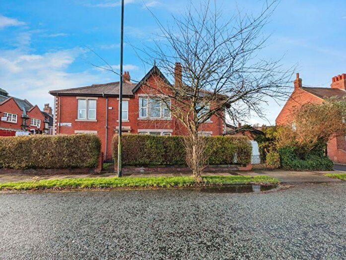 4 Bedroom End Of Terrace House For Sale In Wingrove Road, Newcastle Upon Tyne, NE4