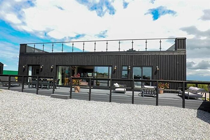 4 Bedroom Mobile/park Home For Sale In Winnards Perch, St. Columb, TR9