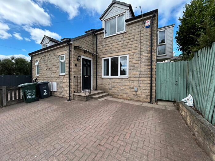 3 Bedroom Semi-Detached House To Rent In Stone Leigh Road, Bradford, West Yorkshire, BD2