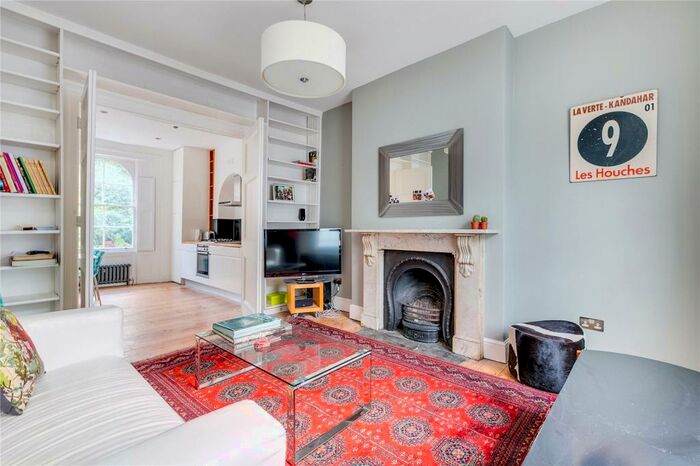 2 Bedroom Flat To Rent In River Street, London, EC1R