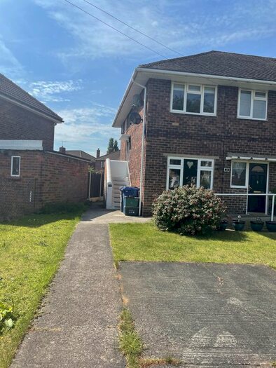 2 Bedroom Maisonette To Rent In Springwood Road, Scawthorpe, Doncaster, DN5