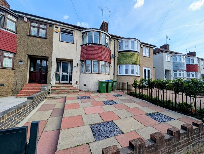 3 Bedroom Terraced House To Rent In Eversley Avenue, Bexleyheath, DA7