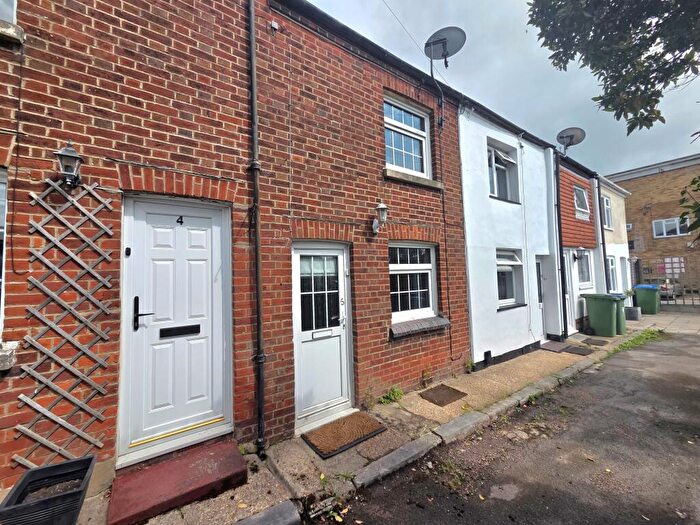 2 Bedroom Cottage To Rent In Russell Place, Fareham, PO16