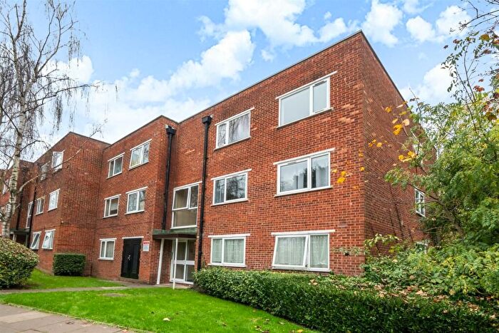 2 Bedroom Flat To Rent In Crown Walk, Wembley, HA9