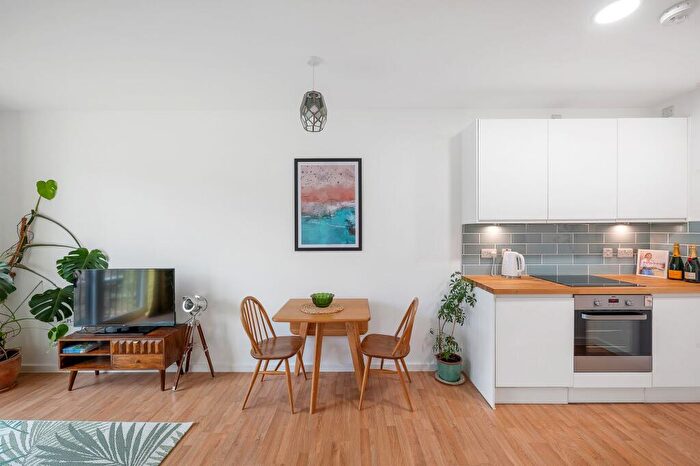 1 Bedroom Flat For Sale In Sail Street, London, SE11