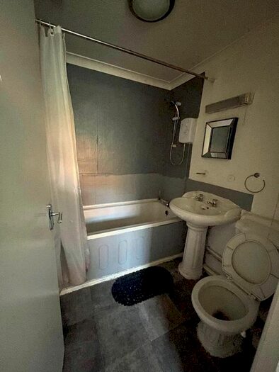 1 Bedroom Flat To Rent In Phoenix Rise, Darlaston, Wednesbury, WS10