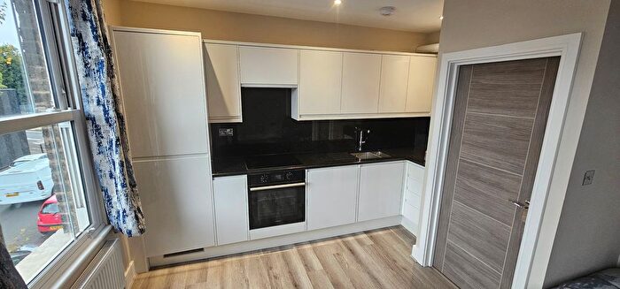 3 Bedroom Flat To Rent In Geoffrey Road, Brockley, SE4