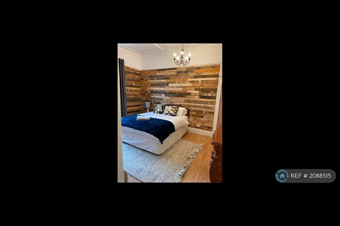 1 Bedroom Flat To Rent In Eaton Crescent, Swansea, SA1