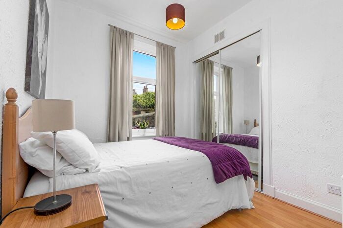 1 Bedroom Flat For Sale In Comely Place, Falkirk, FK1