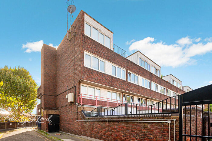 1 Bedroom Flat For Sale In Upper Hawkwell Walk, London, N1