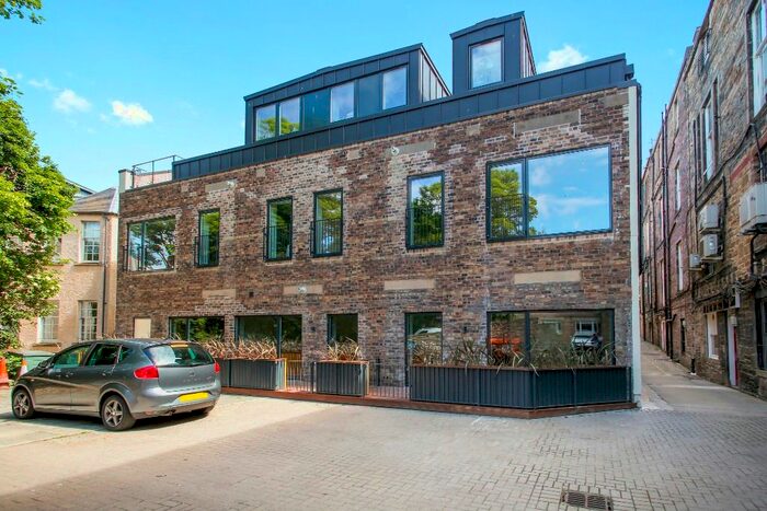 2 Bedroom Flat To Rent In Union Street, New Town, Edinburgh, EH1