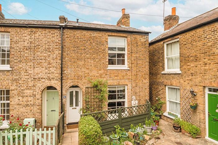 2 Bedroom Property For Sale In Park Place, Ealing, W5