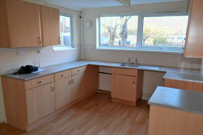 3 Bedroom Terraced House To Rent In Willowfield, Telford, TF7