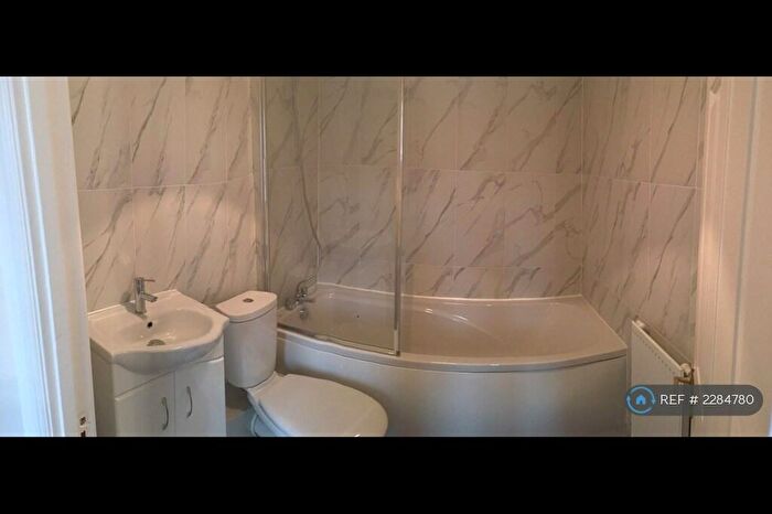 5 Bedroom Terraced House To Rent In Bernhart Close, Edgware, HA8