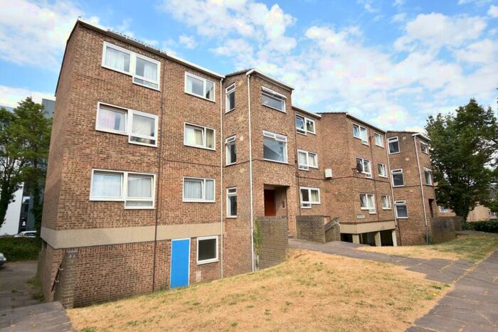 1 Bedroom Apartment To Rent In Dumfries Street, Luton, Bedfordshire, LU1