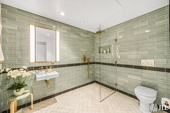 2 Bedroom Flat To Rent In Circus Road West, London, SW11