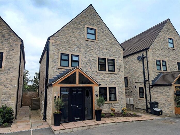 4 Bedroom Detached House For Sale In Meadow View, Halifax, HX2