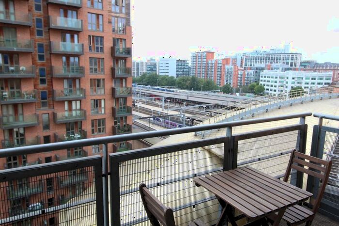 2 Bedroom Flat To Rent In Little Neville Street, Leeds, West Yorkshire, Uk, LS1