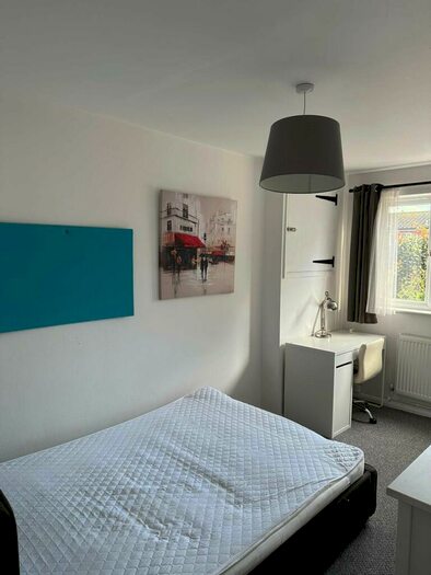 5 Bedroom House To Rent In Britten Close, Colchester, Essex, CO4