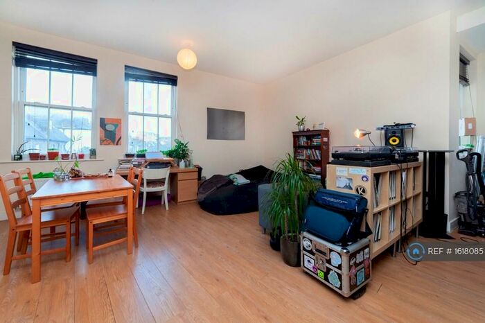 2 Bedroom Flat To Rent In Glengall Road, London, SE15
