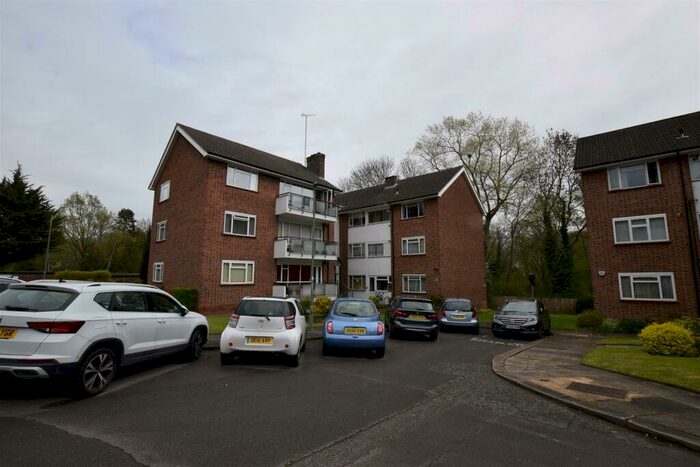 2 Bedroom Flat To Rent In Freeland Park, Hendon, NW4