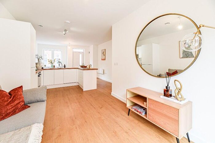 2 Bedroom Maisonette To Rent In Brook Street, Bolton, Greater Manchester, BL1