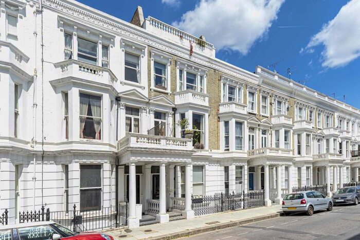 3 Bedroom Flat To Rent In Perham Road, London, W14