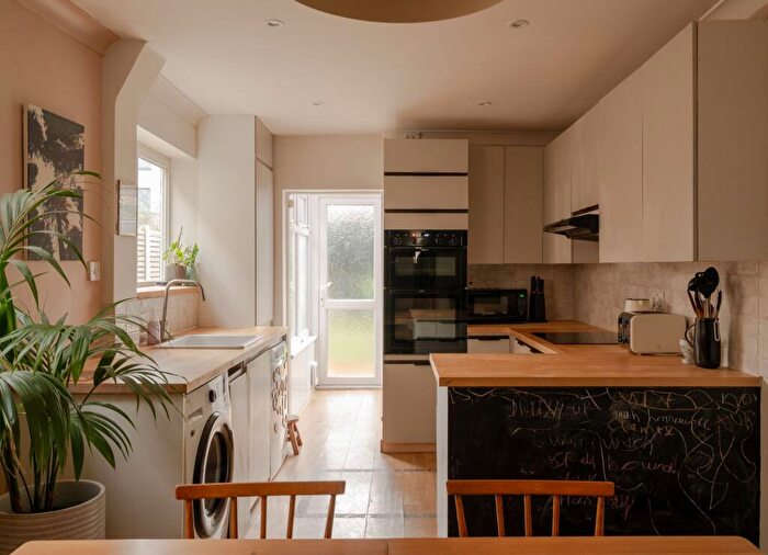 3 Bedroom Terraced House For Sale In Malvern Road, Leytonstone, London, E11