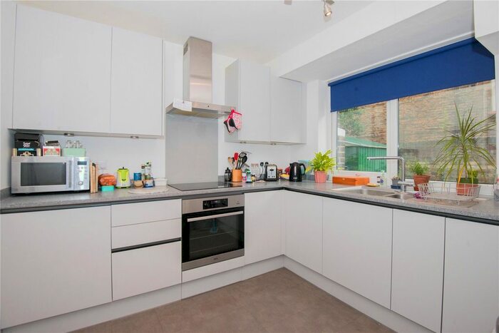 2 Bedroom Flat To Rent In Bolton Road, Chiswick, W4