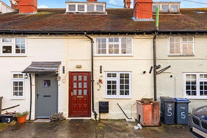 2 Bedroom Cottage For Sale In Kennet Place, Chilton Foliat, RG17