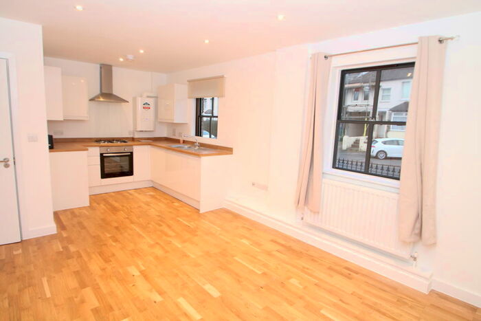 Studio To Rent In Whyteleafe Hill, CR3